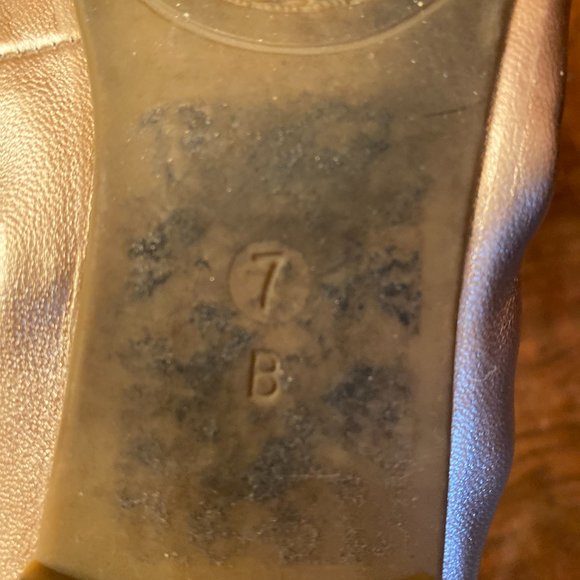 BCBGeneration Ballet Flats Gold Size 7 EUC - Picture 6 of 6